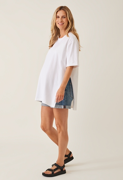 Oversized maternity t-shirt with slit - White - XL/XXL (1) - Maternity top / Nursing top