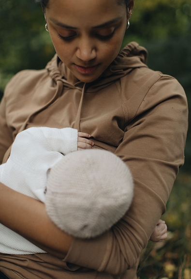 Fleece lined maternity hoodie with nursing access - Hazelnut - XS (6) - Maternity top / Nursing top